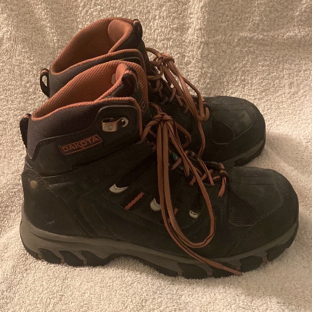 Hiker style Dakota boot - Picture 2 of 7